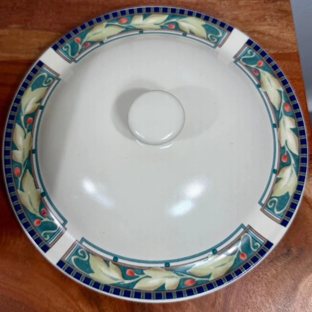 Pfaltzgraff Portfolio Forest Covered Casserole Dish Round Stoneware Cream Green